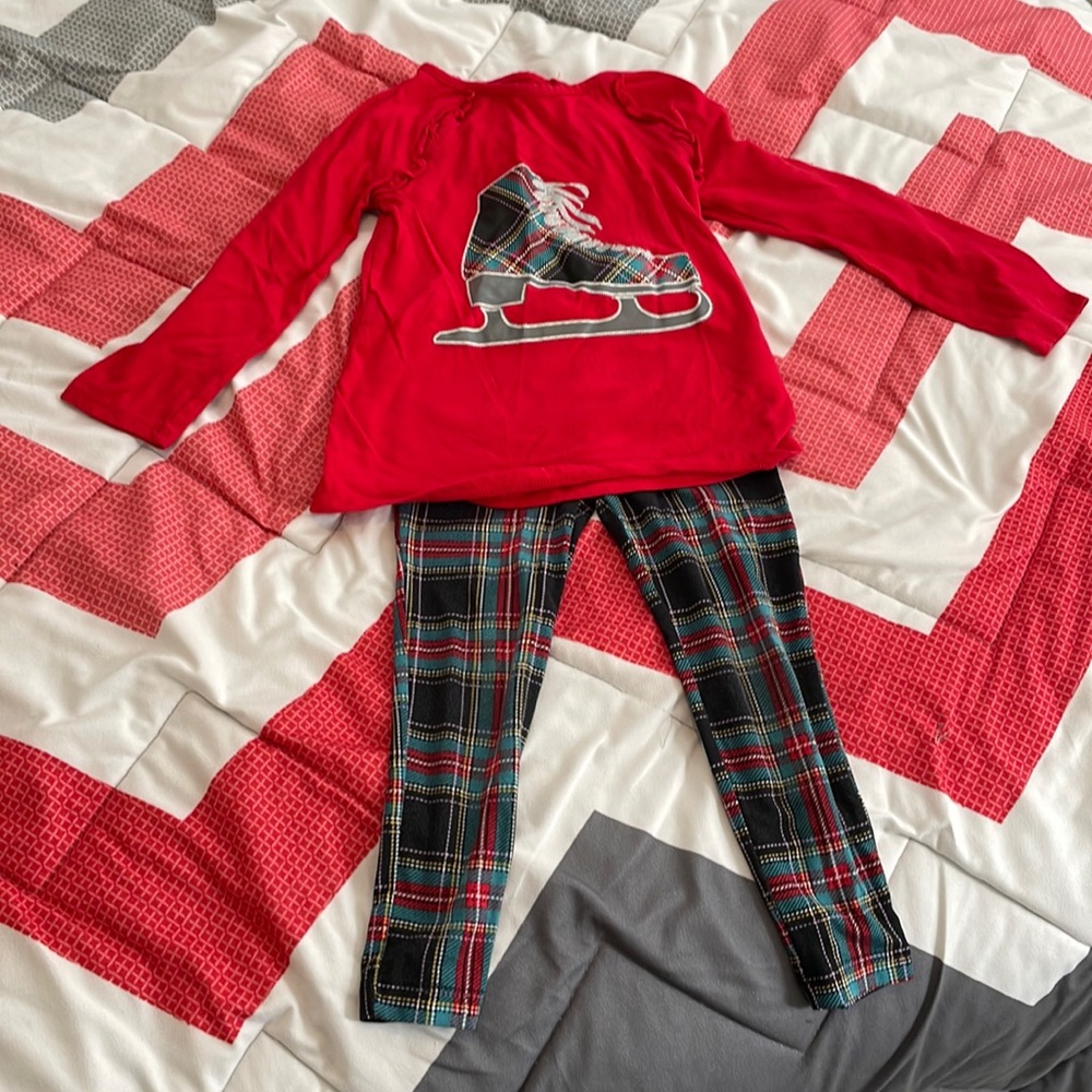 Little Girls Top and Leggings Outfit